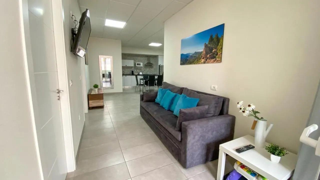 El Puente Holiday Home I- Airport 8,1K Ingenio Apartment